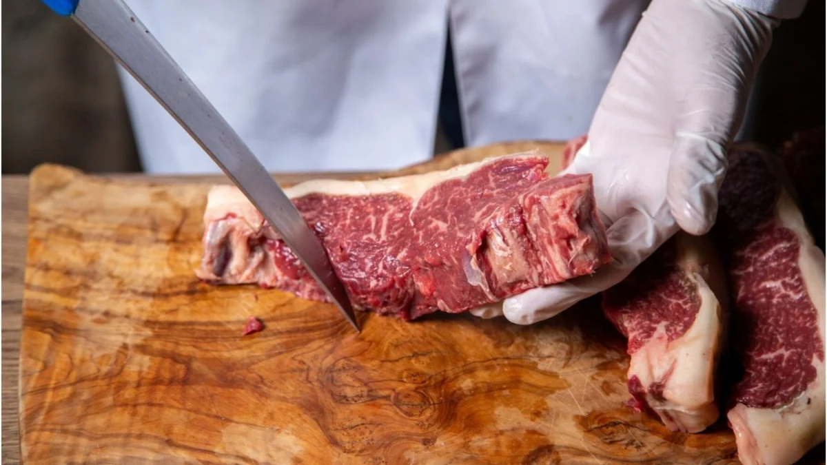 alat pemotong daging kurban