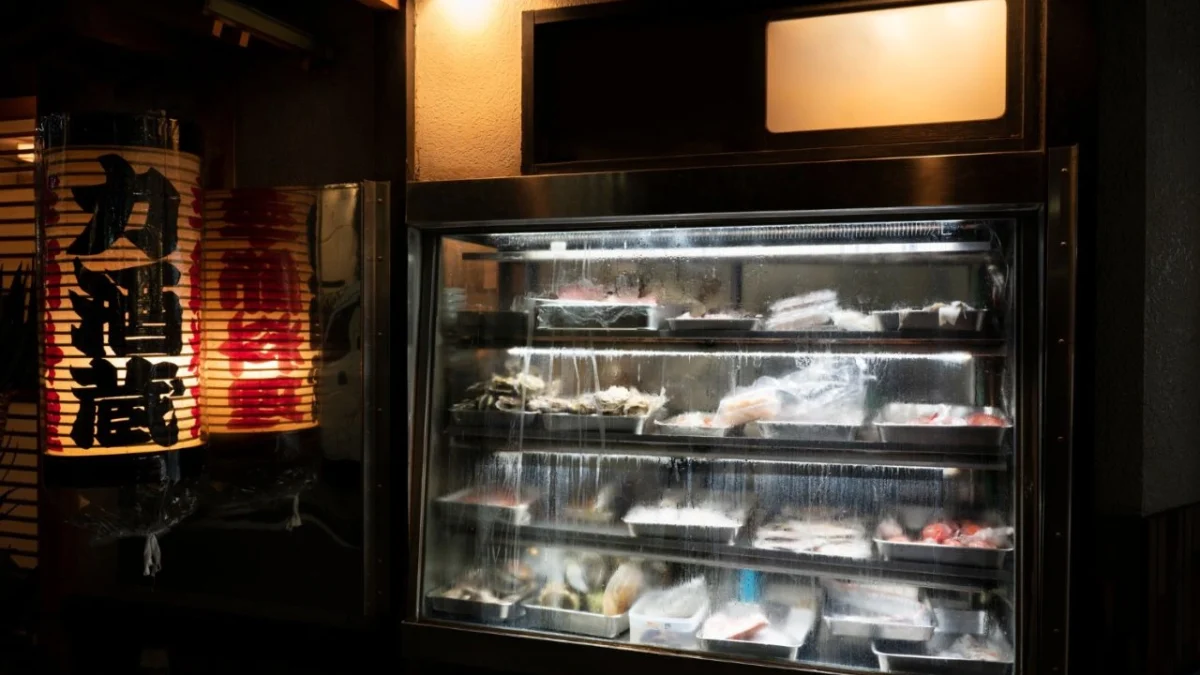 perbedaan showcase dan kulkas